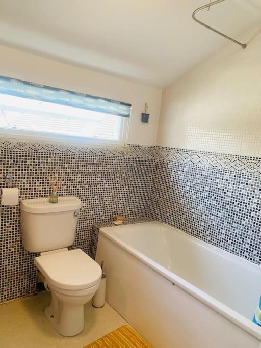 Funky 2 Bedroom Apartment In Town Centre Hastings Esterno foto